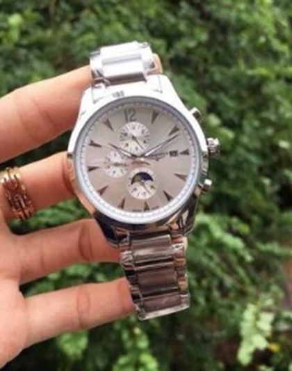 积家金小丑表壳厚度